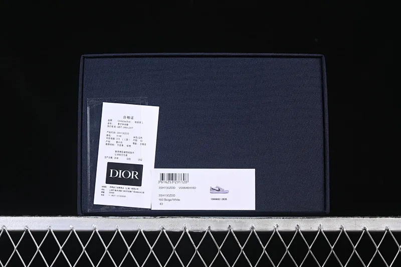 All categories Air Jordan Jordan series basketball shoes Air Jordan 1 Low Dior x Air Jordan 1 Low AJ1 Joe 1 Dior joint white gray low top CN8608-002